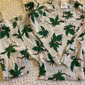 Hanna Andersson dragon pajamas 130(6-7)
